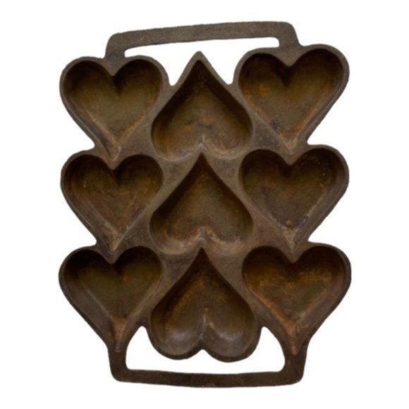 John Wright Rustic Brown Cast Iron 9-Heart Muffin Pan with Handles - Picture 2 of 6